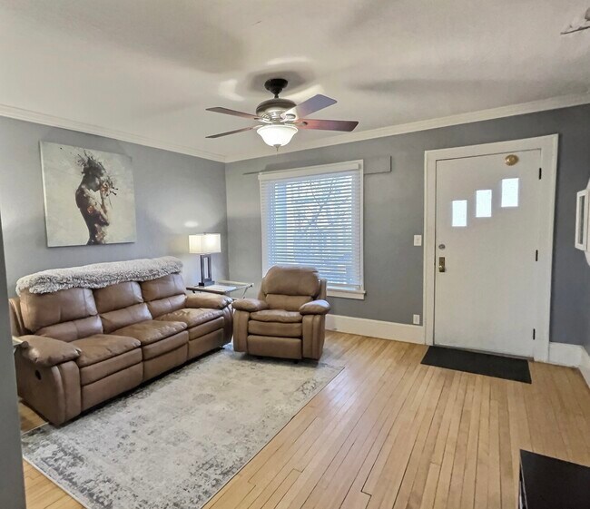 Foto del edificio - 2634 N Bartlett Ave