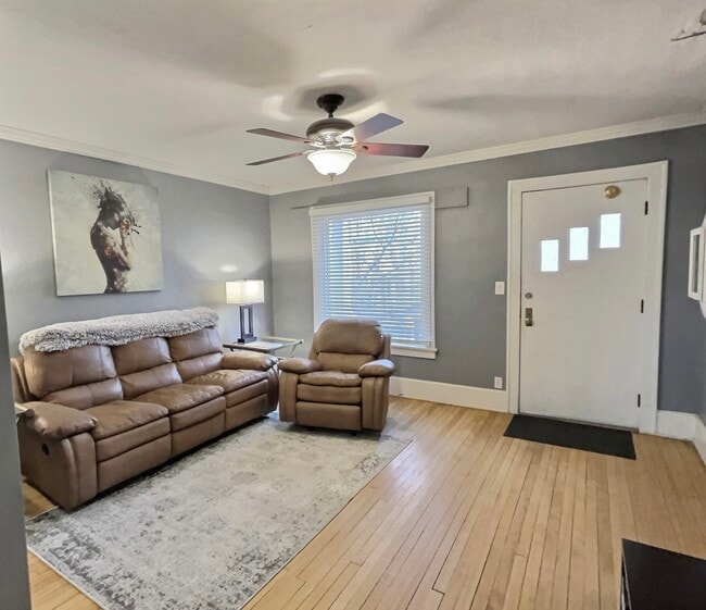 Building Photo - 2634 N Bartlett Ave