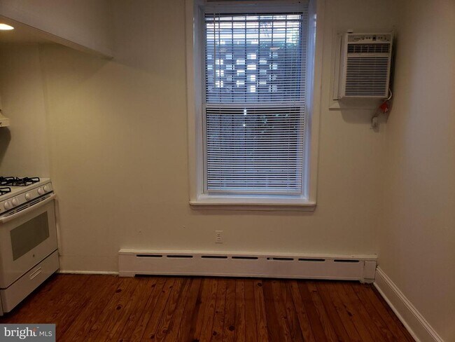 Building Photo - 630 Spruce St