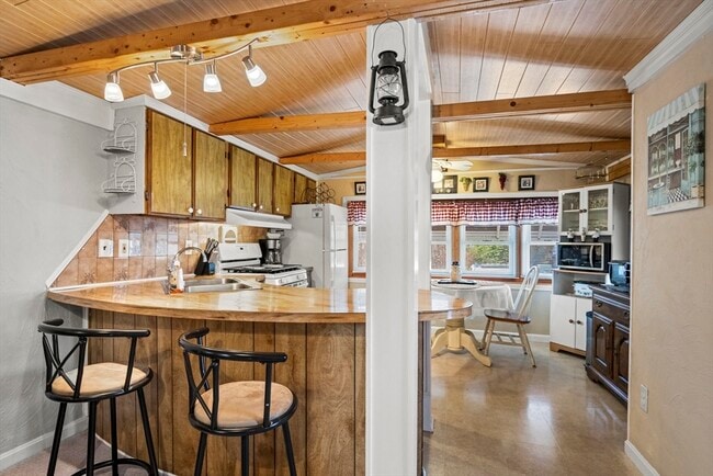 Building Photo - 17 Irene Ave