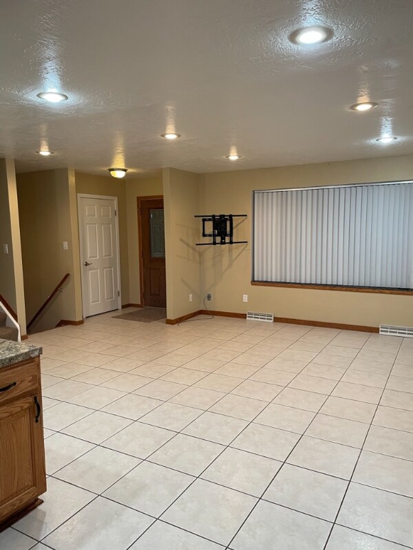 Building Photo - 9083 E Wagon Wheel Way