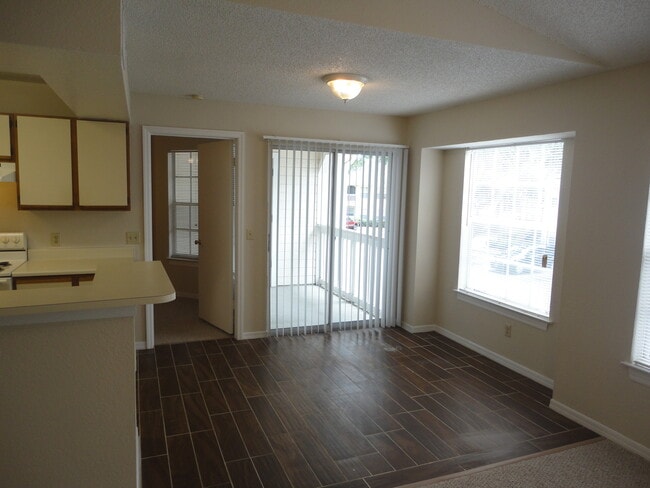 Building Photo - MOVE-IN SPECIAL!! 2br/2ba Second Floor Tradewinds Condo!