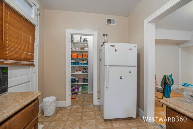 Foto del edificio - 6507 N Hoyne-3N