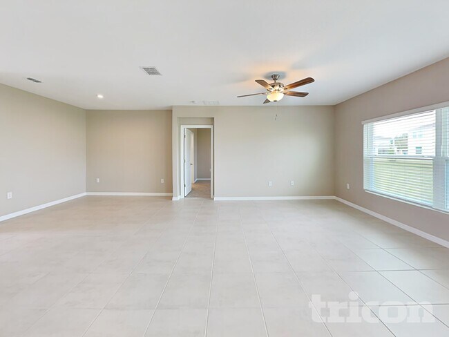 Building Photo - 212 Garnet Ave