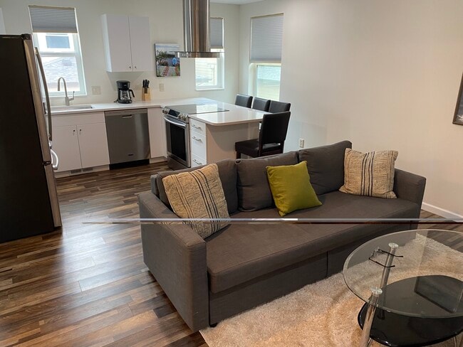 Building Photo - 263 Osiander St