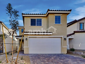 Building Photo - 3360 Blodwen St