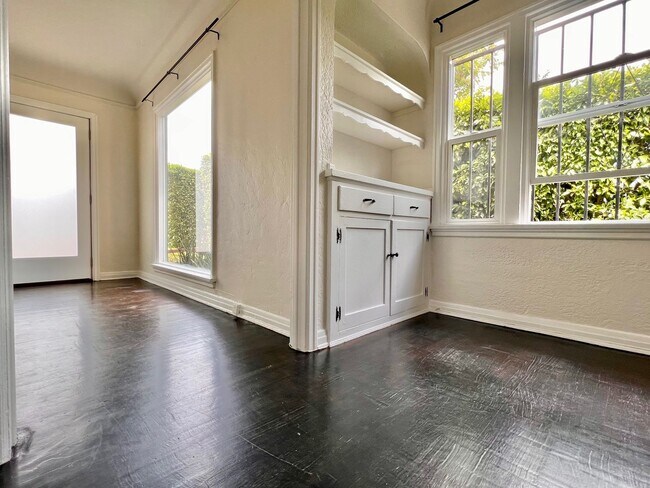 Foto del edificio - 5112-5116 W. 21st Street