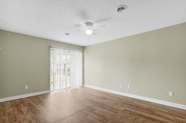 Building Photo - 125 Pirates Rd