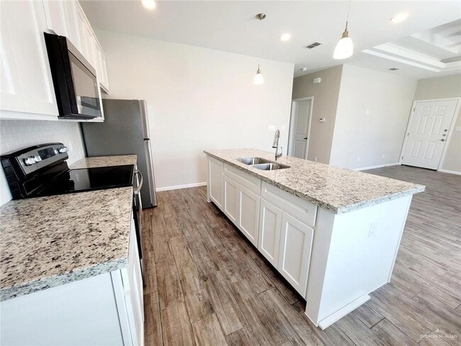 Building Photo - 5801 Sandpiper Ave