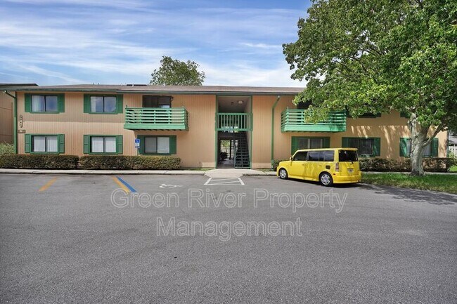 Foto del edificio - 3765 Crown Point Rd