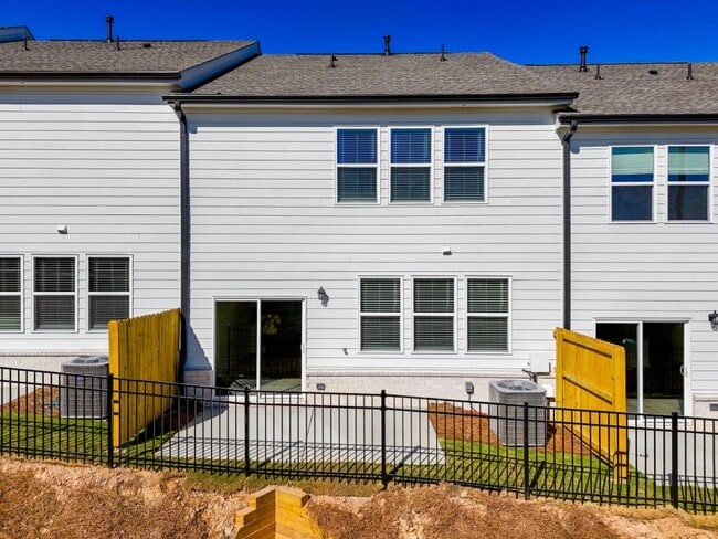 Building Photo - 2482 Van Fleet Cir