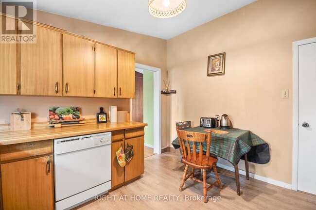 Building Photo - 776 Sunninghill Ave