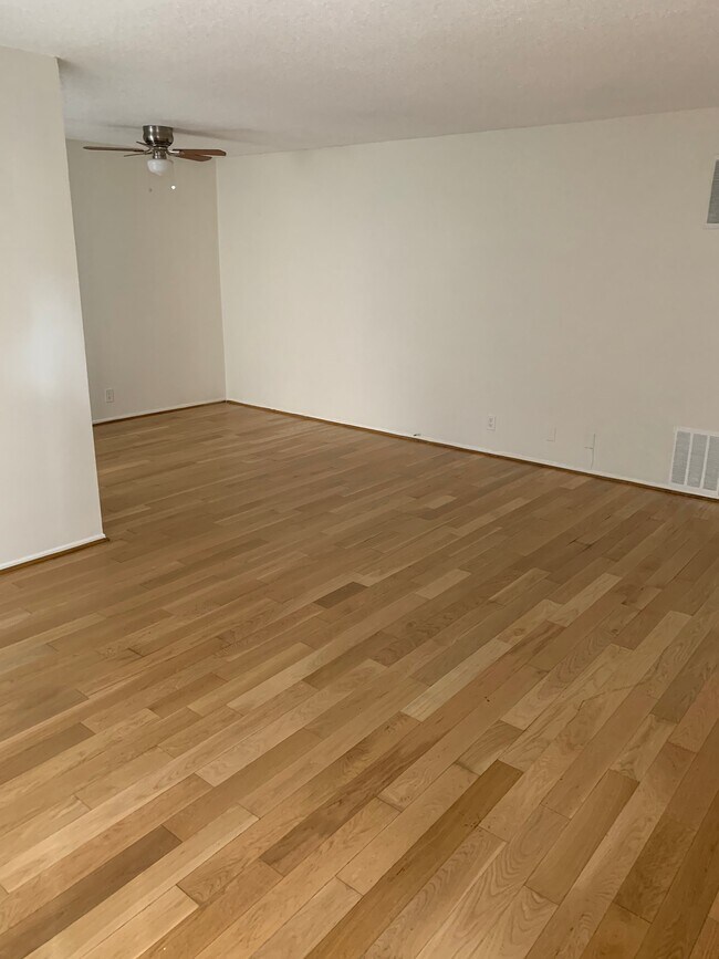 Foto del edificio - 935 N Genesee Ave
