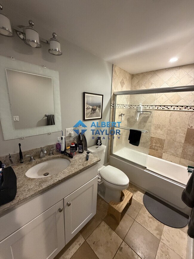 Foto del edificio - 632 E 2nd St