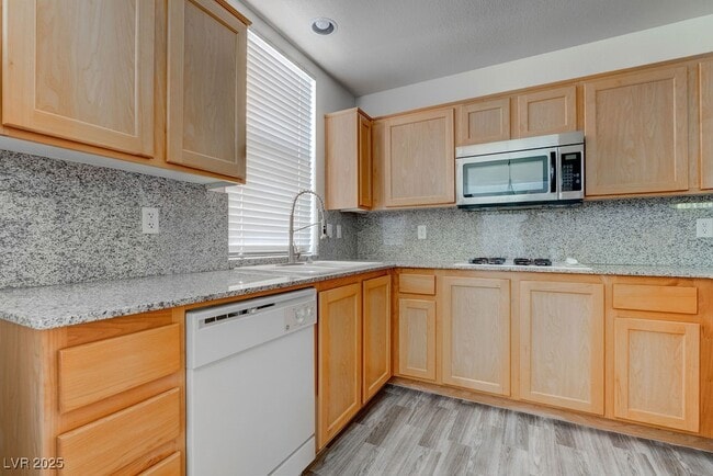 Building Photo - 59 E Agate Ave