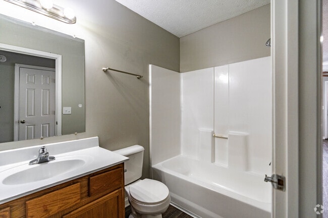 1BR, 1BA - 466SF - Bathroom - Cove at Center Point