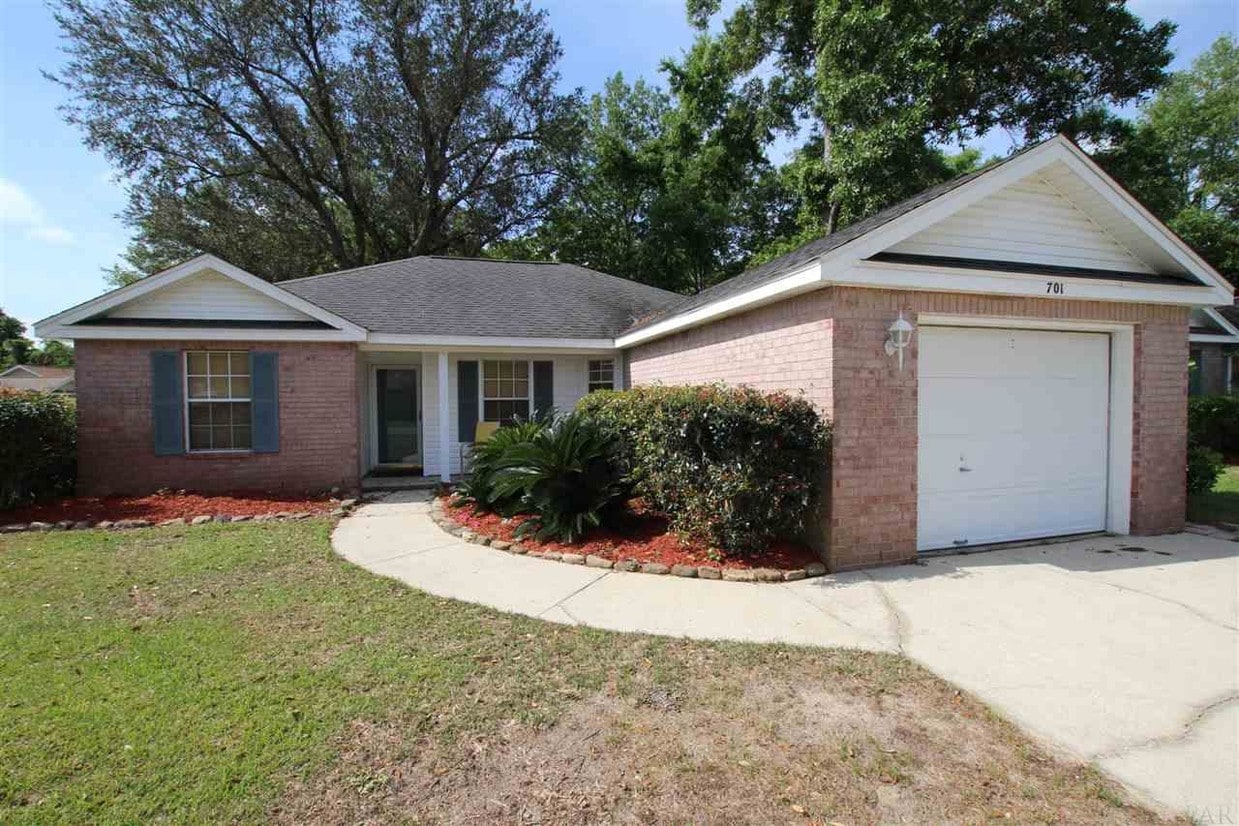 Primary Photo - 701 Thornwood Pl