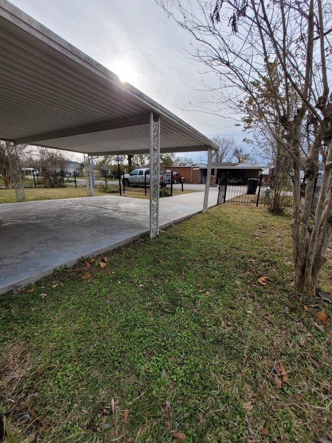 Foto del edificio - 7617 Delavan Dr