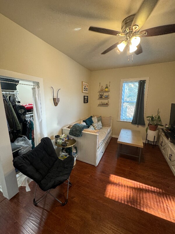 W5643W5643 Portland Rd Unit 5643, Cedarburg, WI 53012 Room for Rent