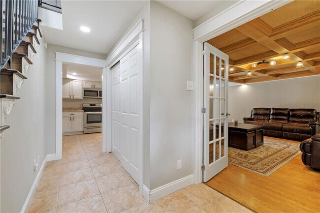 Building Photo - 354 Rich Hill Rd