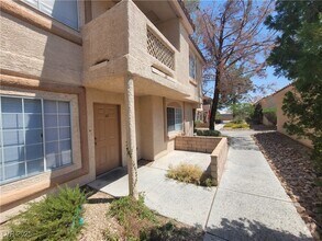 Building Photo - 1608 N Torrey Pines Dr