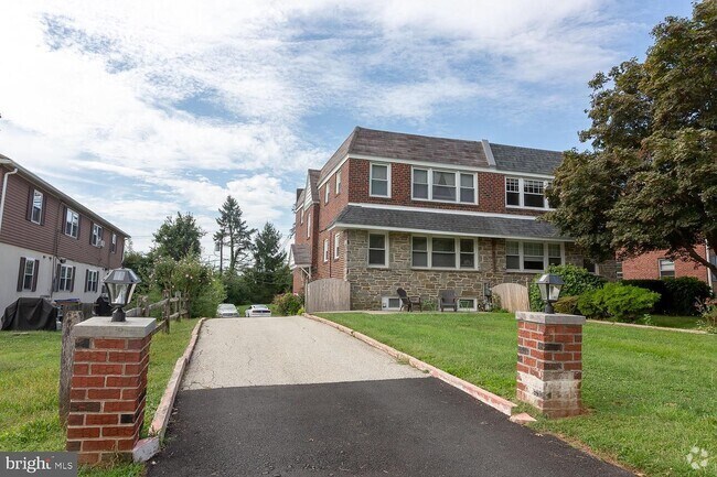 Building Photo - 3518 Rhoads Ave