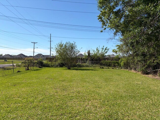 Building Photo - 2005 Glasshouse St