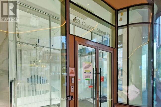 Building Photo - 88 Queen St E