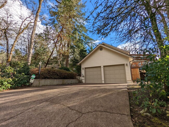 Foto del edificio - Beautiful 3-Bedroom, 2-Bath Home In South ...