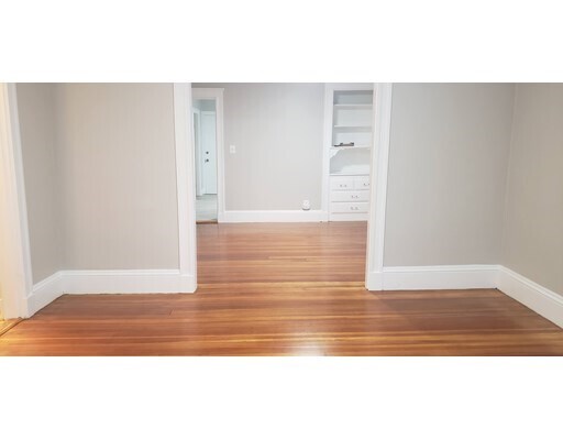 Building Photo - 31 Forest St