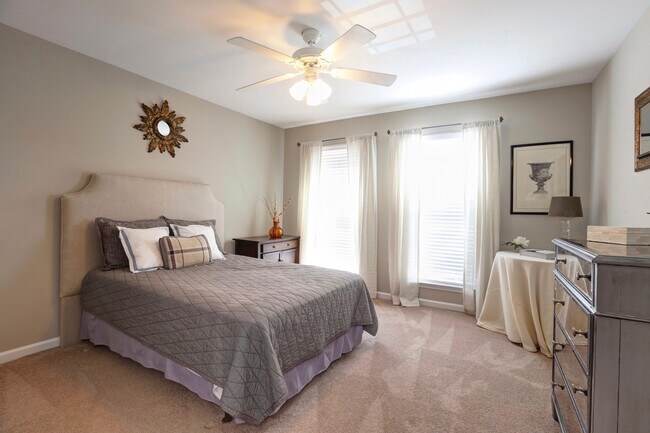 Foto del edificio - 3 Bedroom Flat Available at the Woodlands ...