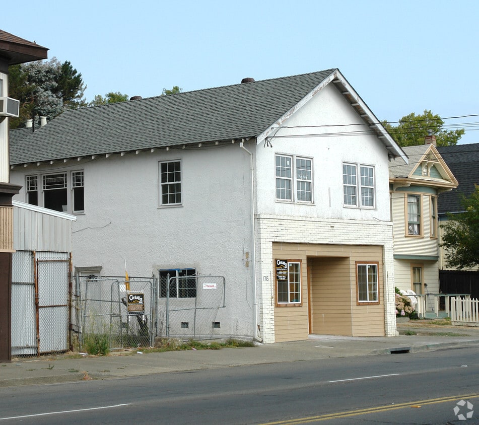 Building Photo - 1715 Sacramento St