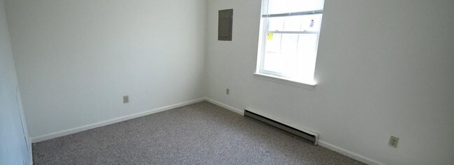Building Photo - 677 Walnut Lane