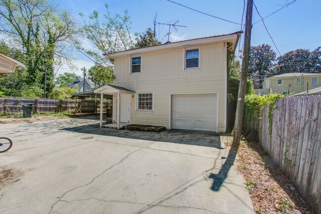 Foto del edificio - Now Leasing - Charming Renovated 3BR Home Near Downtown Columbia & Major Colleges