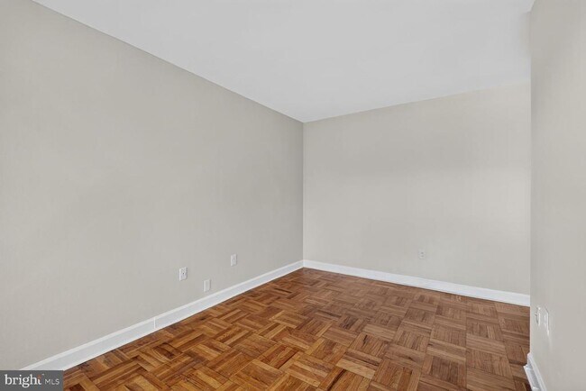 Foto del edificio - 1111 Arlington Blvd