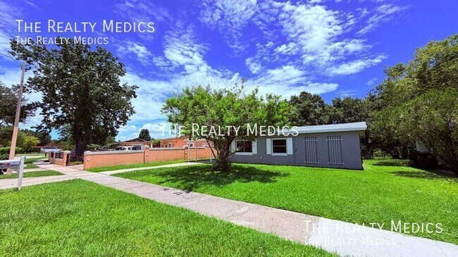 Building Photo - 5130 Lescot Ln