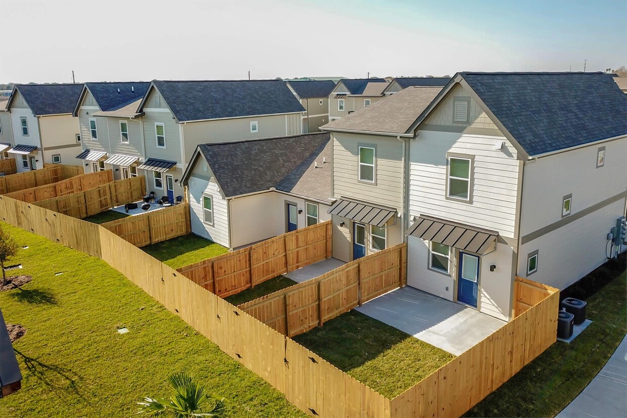 Country Lane Townhomes Victoria, TX