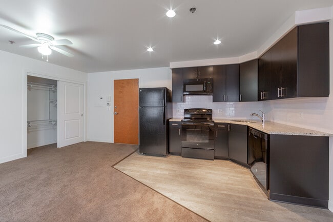 Building Photo - 76 Rittenhouse Pl