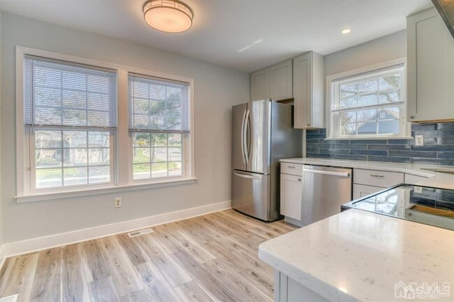 Building Photo - 137 Concordia Cir