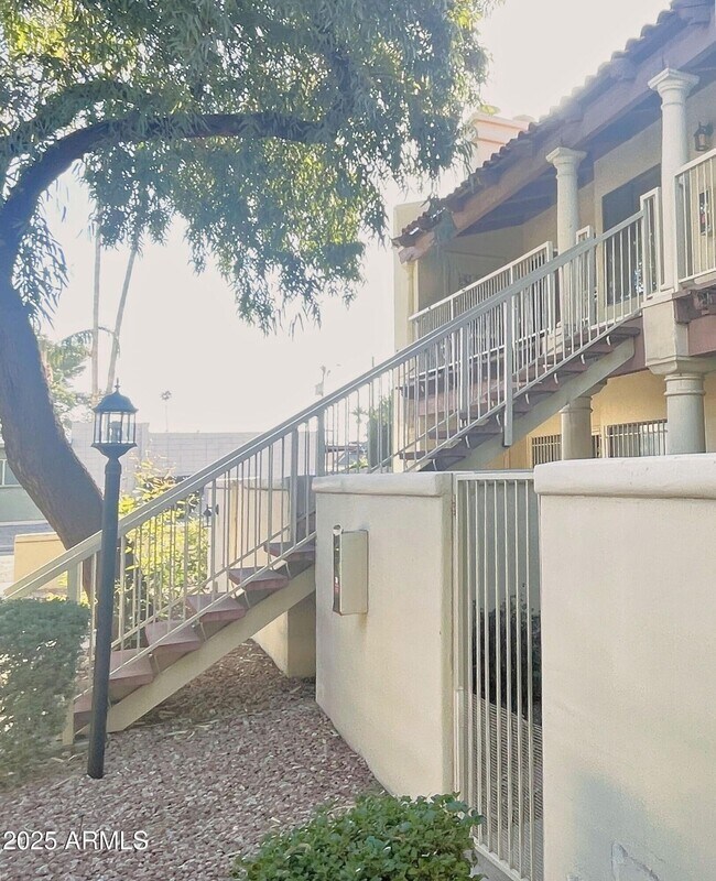 Foto del edificio - 1017 E Maryland Ave