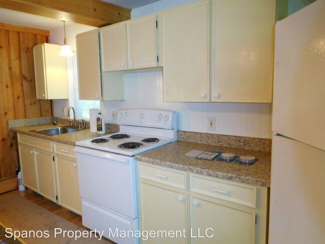 Building Photo - 1 br, 1 bath House - 1 Zames St.