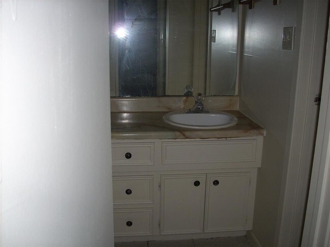 Building Photo - 4025 Briar Hollow Dr