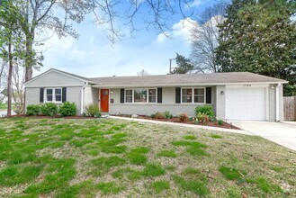 Building Photo - 3784 Starlighter Dr
