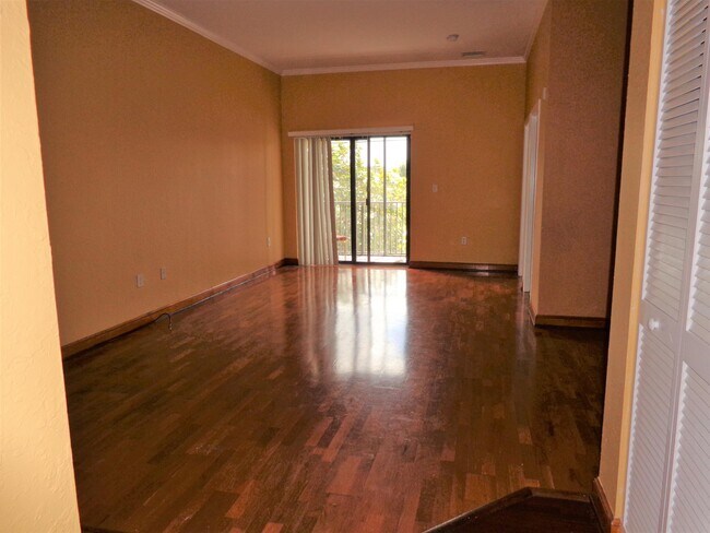 Foto del edificio - 5961 Forest Hill Blvd