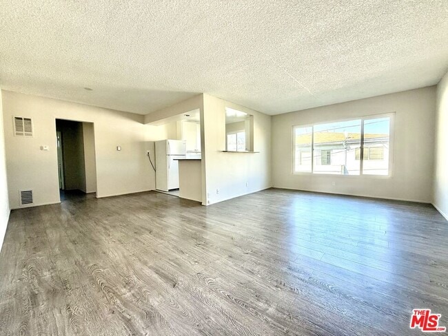 Building Photo - 854 S Sherbourne Dr