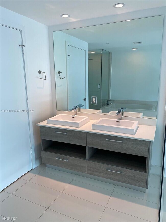 Foto del edificio - 2 br, 3 bath Condo - 650 NE 32nd St Unit 1504