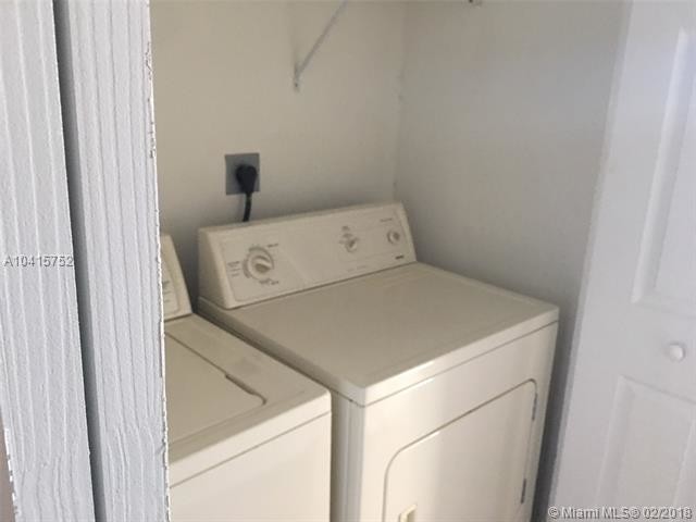 Foto del edificio - 10807 NW 80th Ln