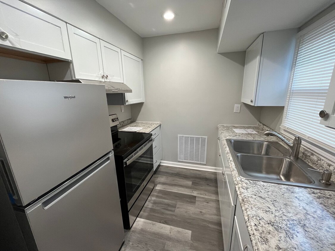 One bedroom one bath apartment in Alton - One bedroom one bath apartment in Alton