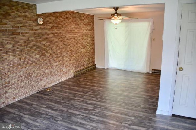 Building Photo - 3 bedroom in Robesonia PA 19551