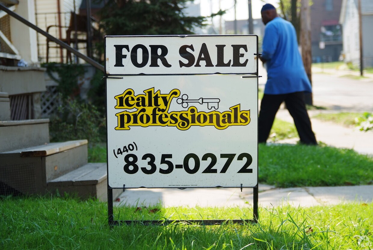  - 3479 W 62nd St